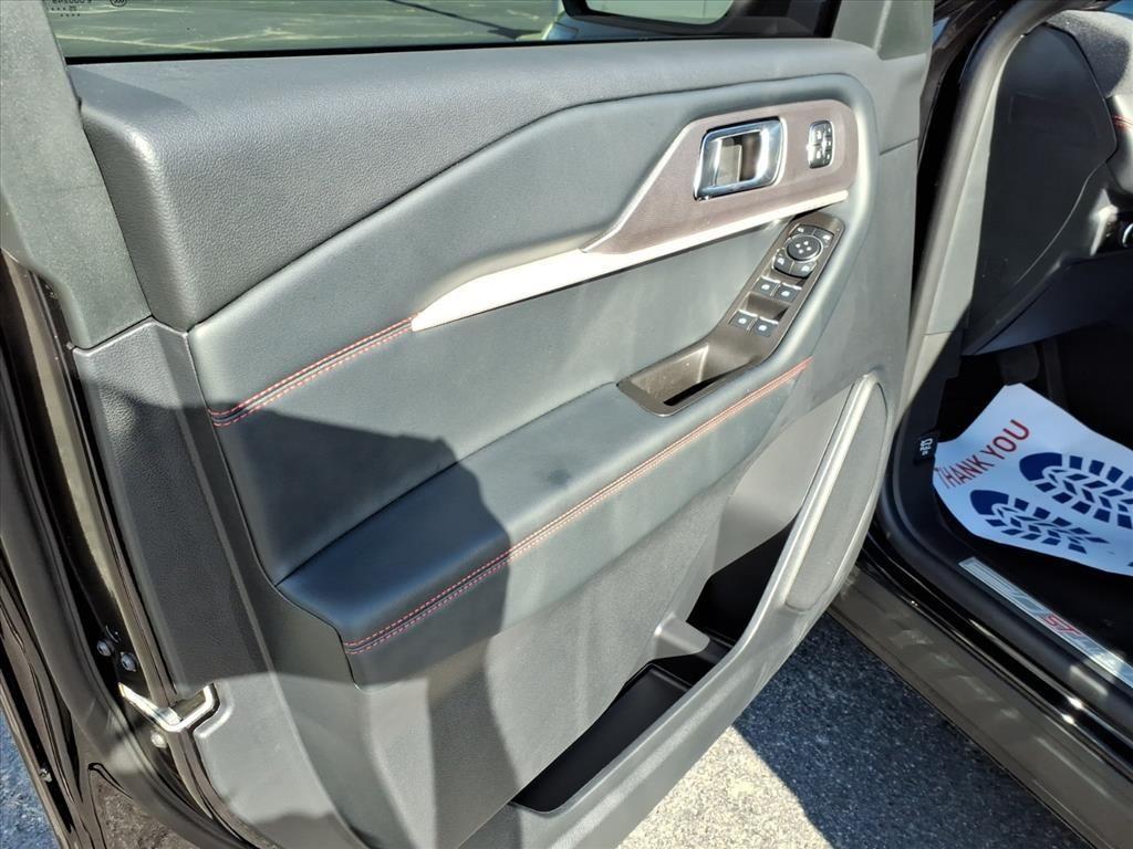 new 2025 Ford Explorer car, priced at $50,095