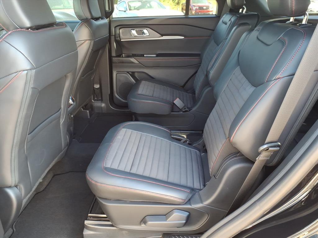 new 2025 Ford Explorer car, priced at $50,095