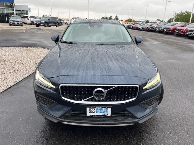 used 2020 Volvo V60 Cross Country car, priced at $27,000
