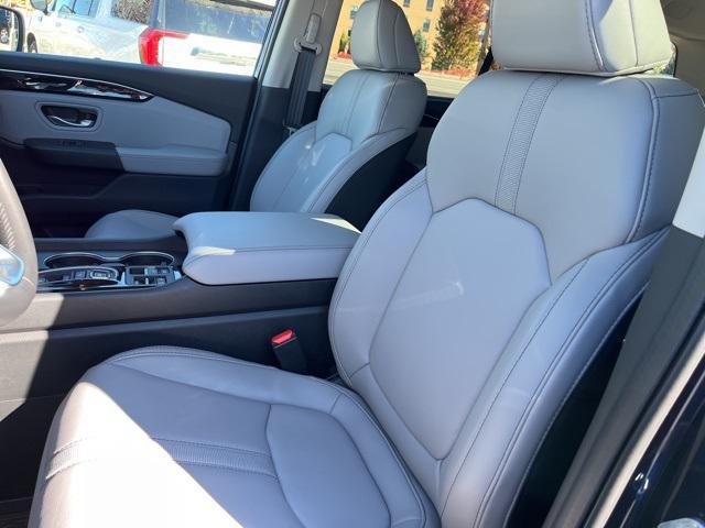 new 2025 Honda Pilot car, priced at $51,825