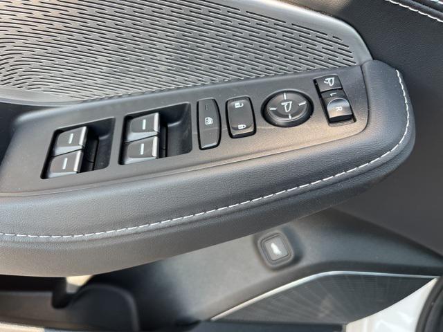 used 2023 Acura MDX car, priced at $50,935