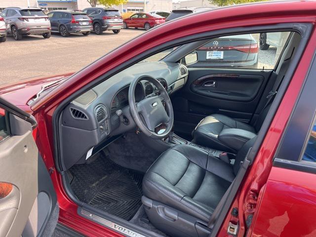 used 2000 Volvo V40 car, priced at $11,500