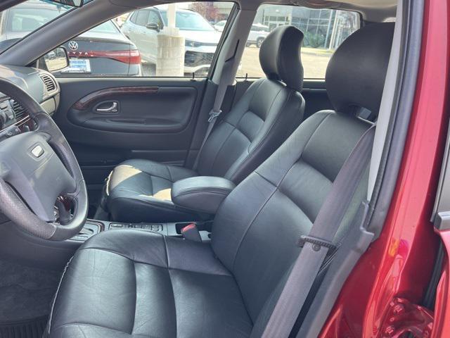 used 2000 Volvo V40 car, priced at $11,500
