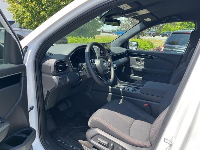 new 2025 Honda Pilot car, priced at $44,205