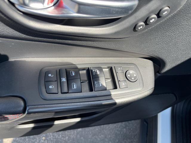 used 2019 Jeep Cherokee car, priced at $20,547