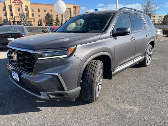 new 2025 Honda Pilot car, priced at $49,595