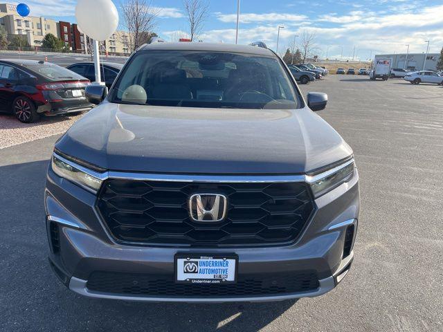 new 2025 Honda Pilot car, priced at $49,595