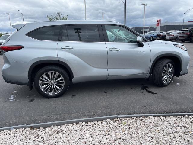 used 2020 Toyota Highlander Hybrid car, priced at $41,900