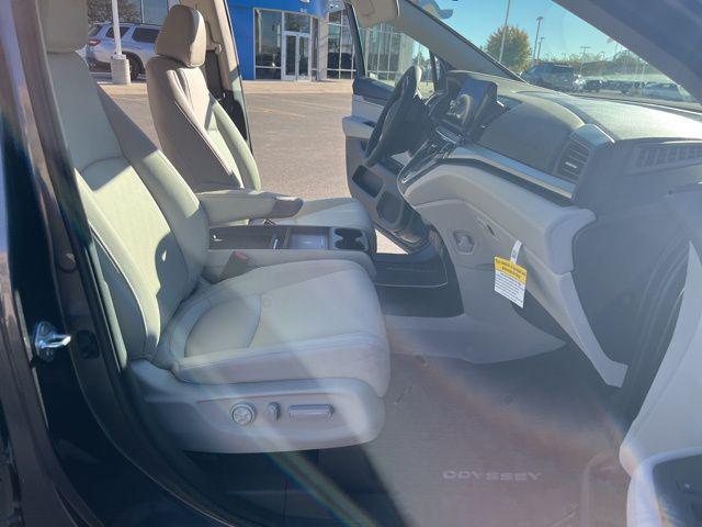 new 2026 Honda Odyssey car, priced at $44,290