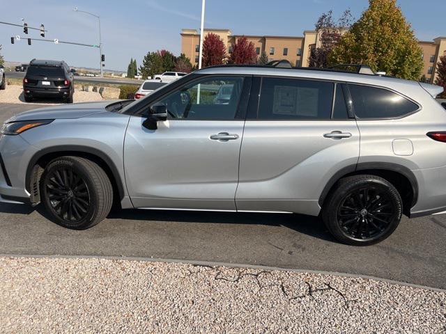 used 2023 Toyota Highlander car, priced at $41,500