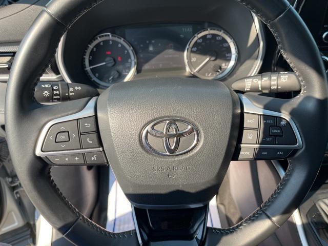 used 2023 Toyota Highlander car, priced at $41,500