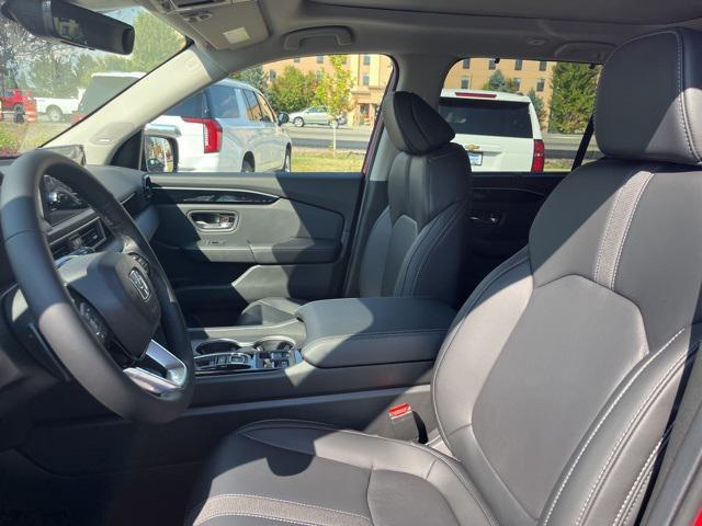 new 2025 Honda Pilot car, priced at $52,280