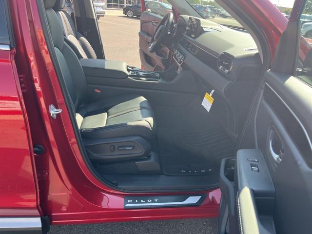 new 2025 Honda Pilot car, priced at $52,280