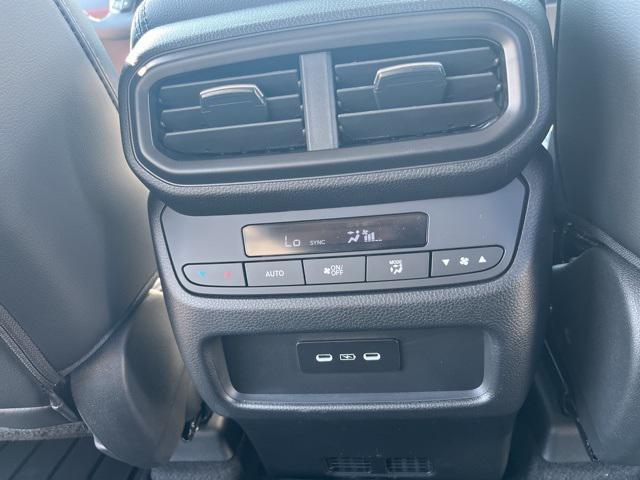 new 2025 Honda Pilot car, priced at $52,280