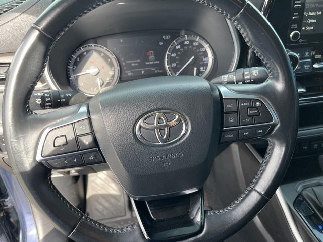 used 2021 Toyota Highlander car, priced at $29,288
