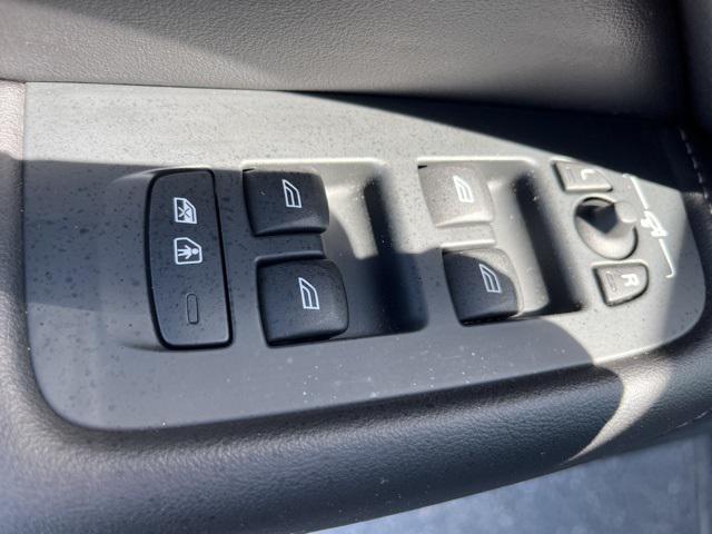 used 2020 Volvo XC60 car, priced at $28,900