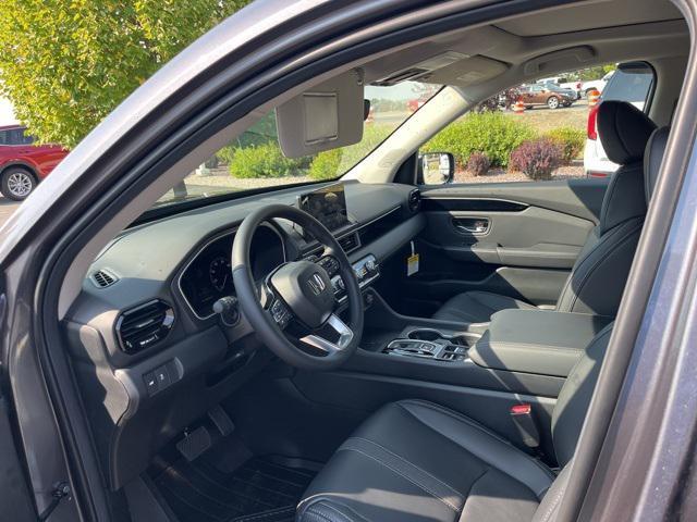 new 2025 Honda Pilot car, priced at $51,050
