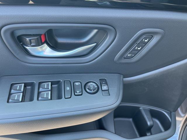new 2025 Honda Pilot car, priced at $51,050
