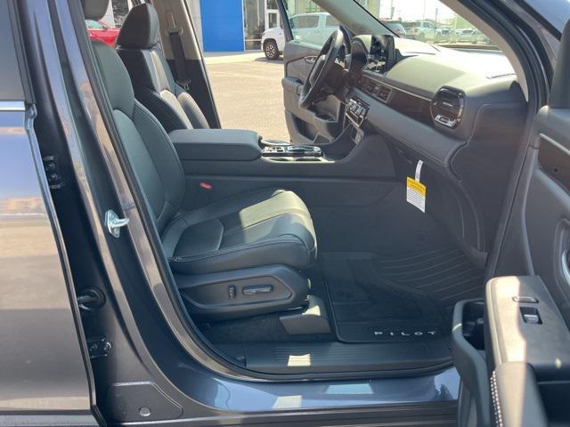 new 2025 Honda Pilot car, priced at $47,050