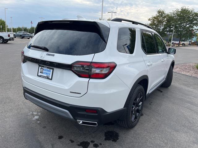 new 2025 Honda Pilot car, priced at $53,405