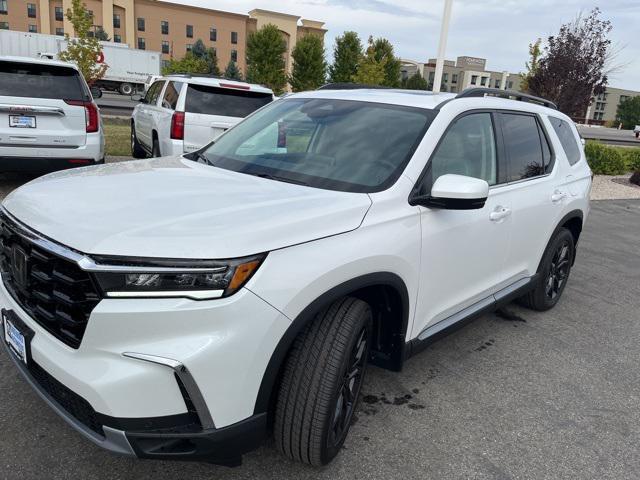 new 2025 Honda Pilot car, priced at $53,405
