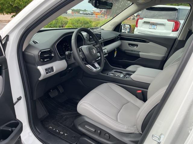 new 2025 Honda Pilot car, priced at $53,405