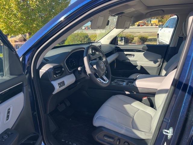 new 2025 Honda Pilot car, priced at $52,995