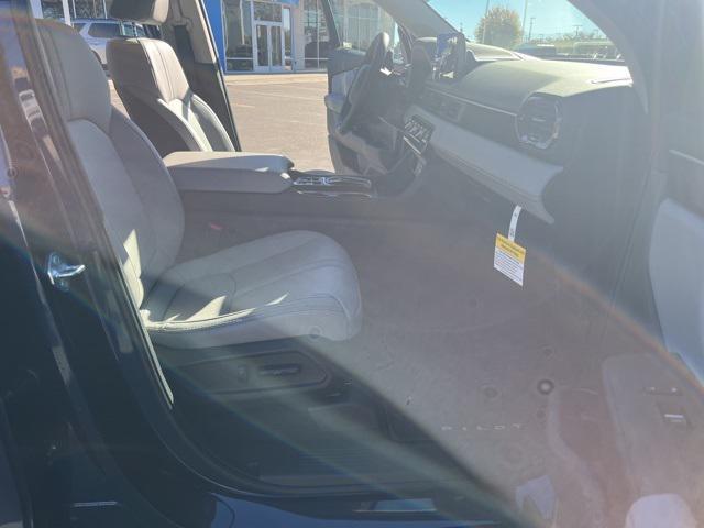 new 2025 Honda Pilot car, priced at $52,995