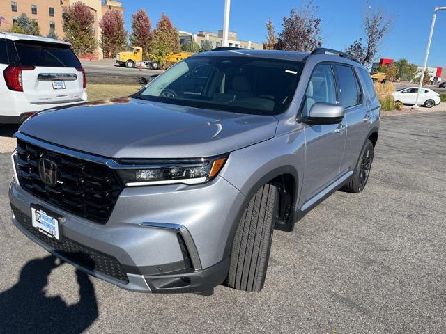 new 2025 Honda Pilot car, priced at $52,995