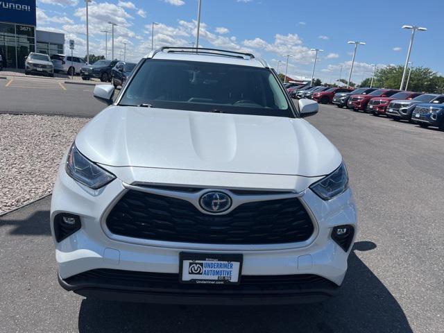 used 2022 Toyota Highlander Hybrid car, priced at $40,000