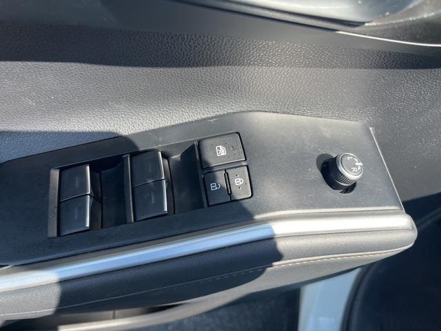 used 2022 Toyota Highlander Hybrid car, priced at $40,000