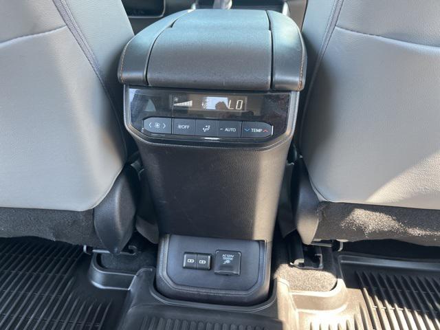 used 2022 Toyota Highlander Hybrid car, priced at $40,000