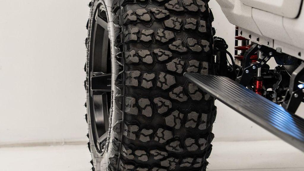 used 2025 Jeep Gladiator car, priced at $198,000