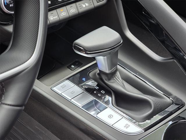new 2025 Hyundai Elantra car, priced at $32,075
