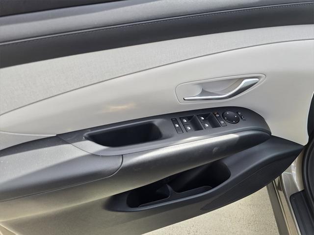 new 2025 Hyundai TUCSON Hybrid car, priced at $38,510
