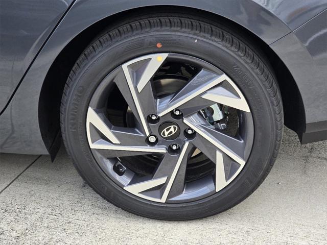 new 2025 Hyundai Elantra car, priced at $27,560