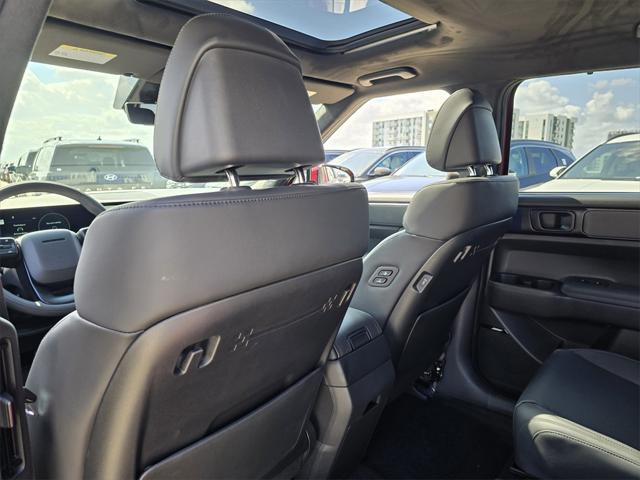 new 2025 Hyundai SANTA FE HEV car, priced at $50,684