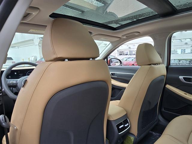 new 2025 Hyundai Sonata Hybrid car, priced at $39,480