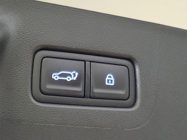 used 2025 Hyundai Santa Fe car, priced at $39,990