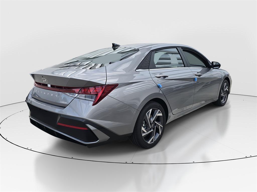 new 2025 Hyundai Elantra car, priced at $28,685