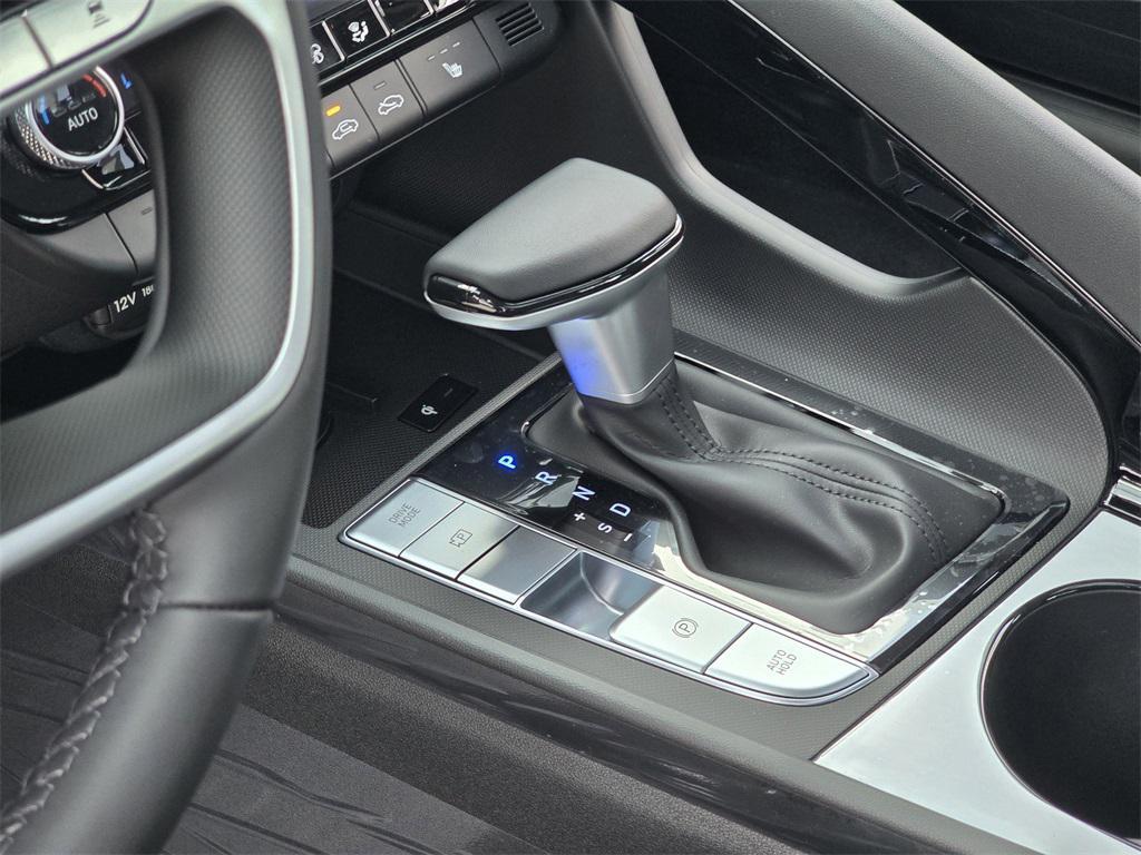 new 2025 Hyundai Elantra car, priced at $28,685