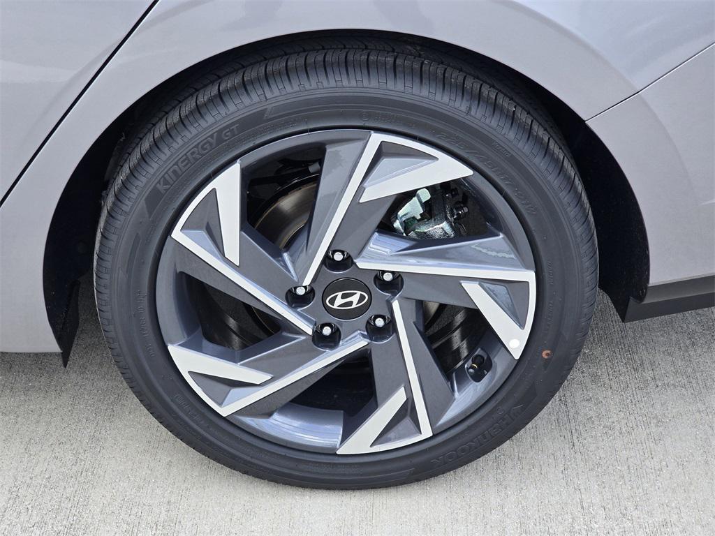 new 2025 Hyundai Elantra car, priced at $28,685