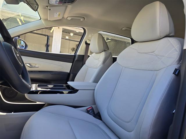 new 2025 Hyundai TUCSON Hybrid car