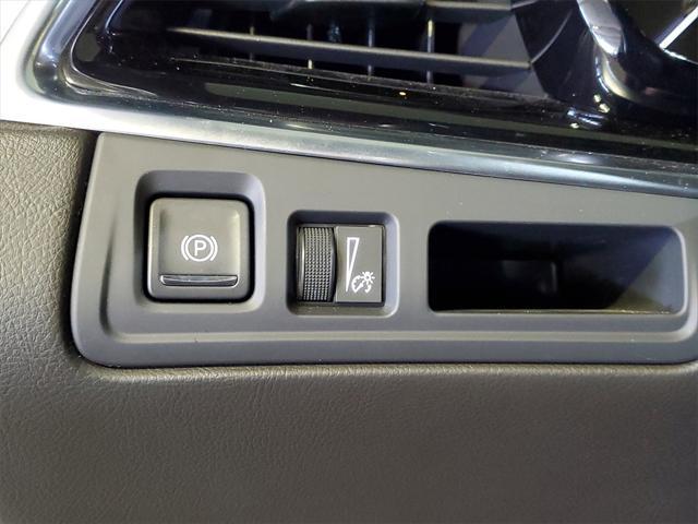 used 2023 Cadillac XT6 car, priced at $31,990