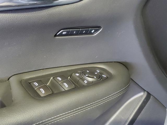 used 2023 Cadillac XT6 car, priced at $31,990