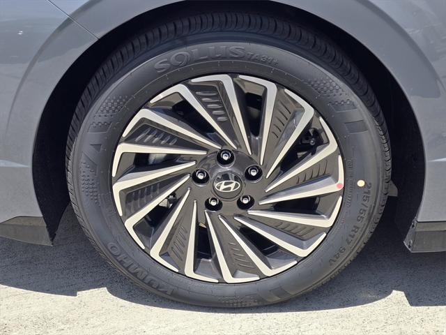 new 2025 Hyundai Sonata Hybrid car, priced at $33,203