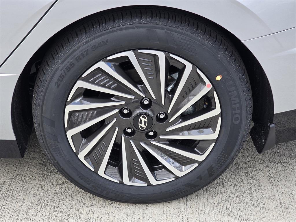 new 2025 Hyundai Sonata Hybrid car, priced at $33,203