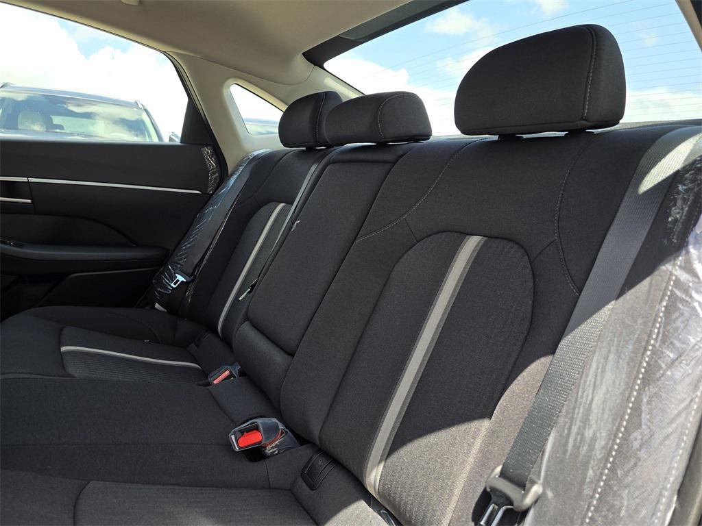 new 2025 Hyundai Sonata Hybrid car, priced at $33,203