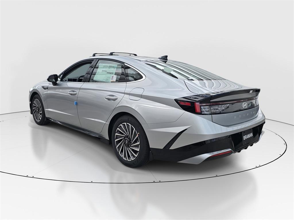 new 2025 Hyundai Sonata Hybrid car, priced at $33,203