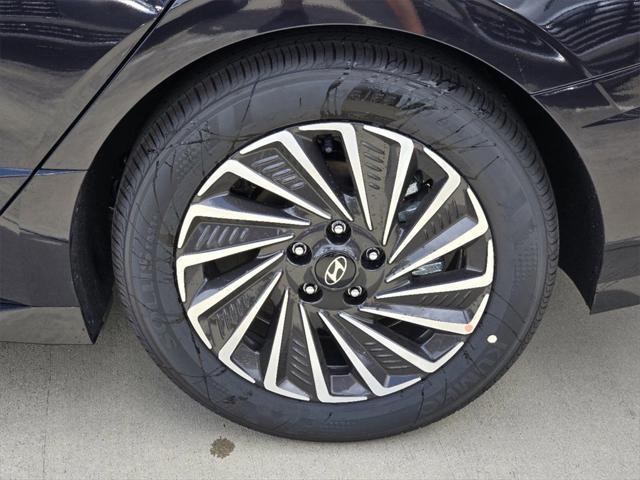 new 2025 Hyundai Sonata Hybrid car, priced at $39,405